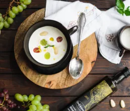 Ajoblanco – kalte Spanische Mandelsuppe
