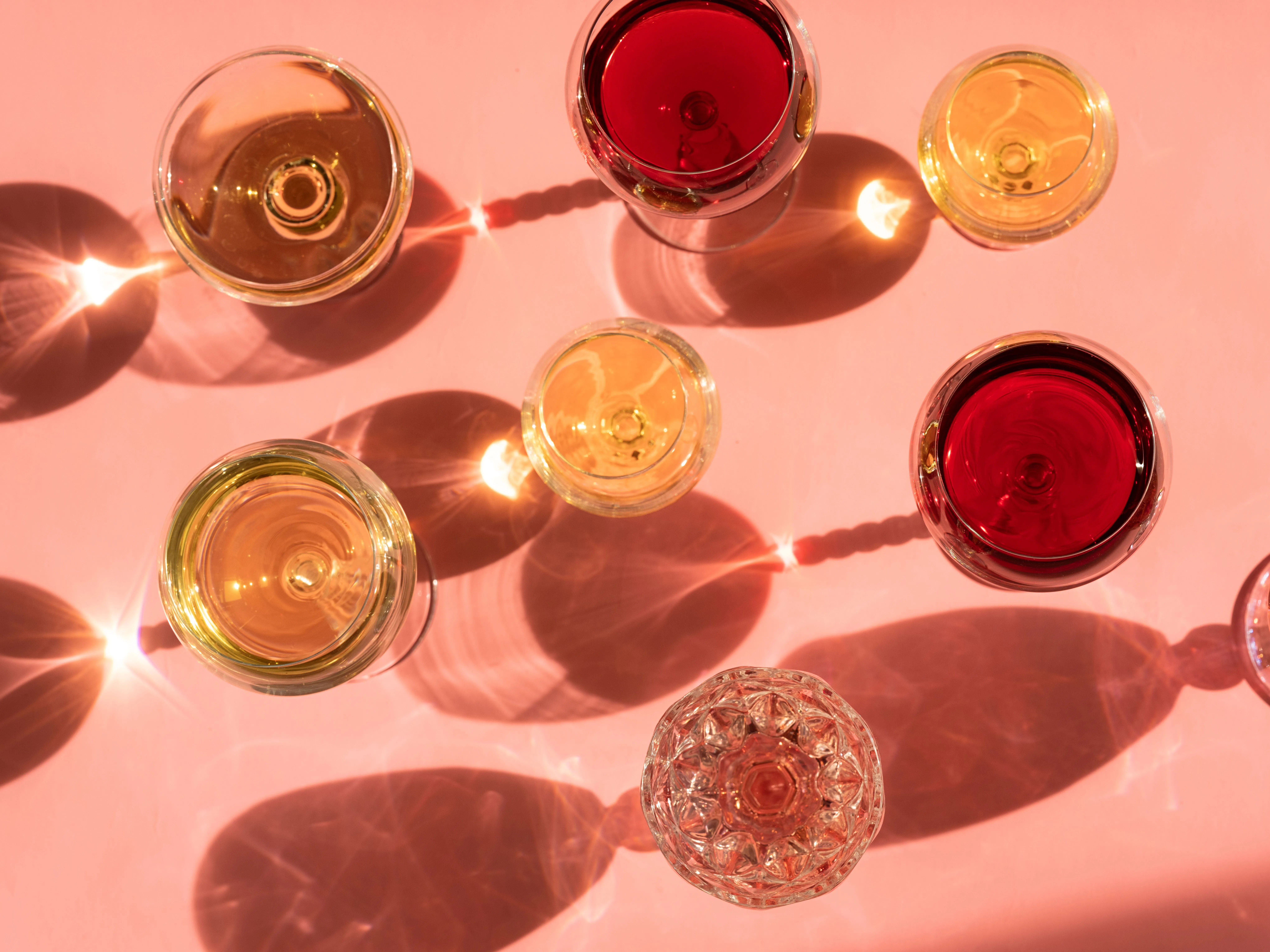 alkoholfreier Weisswein und Rosé von Coop, beliebte Optionen für gesundheitsbewusste Konsumenten