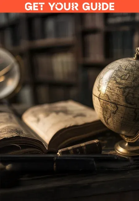 altes Buch und Globus auf einem Tisch