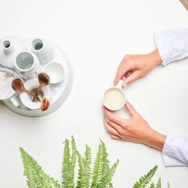 Animo Kaffeemaschine brüht genussvollen Kaffee in einer modernen Umgebung