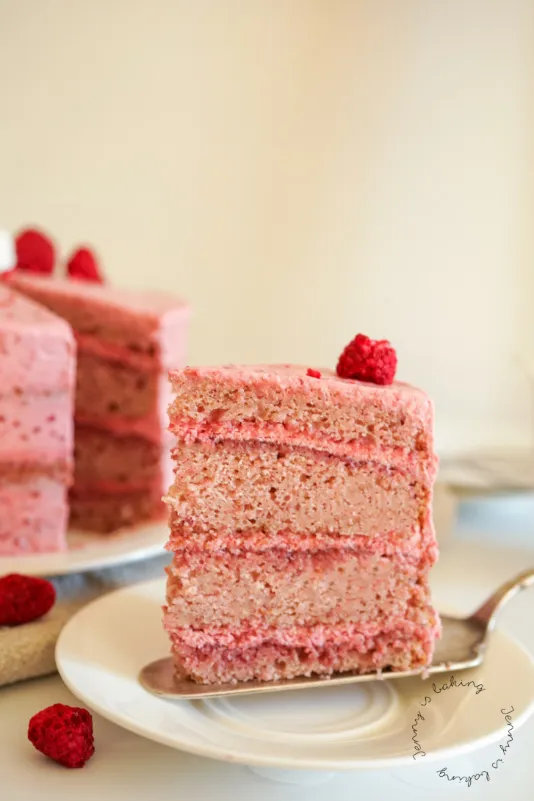 Anschnitt Himbeer-Sahne-Torte