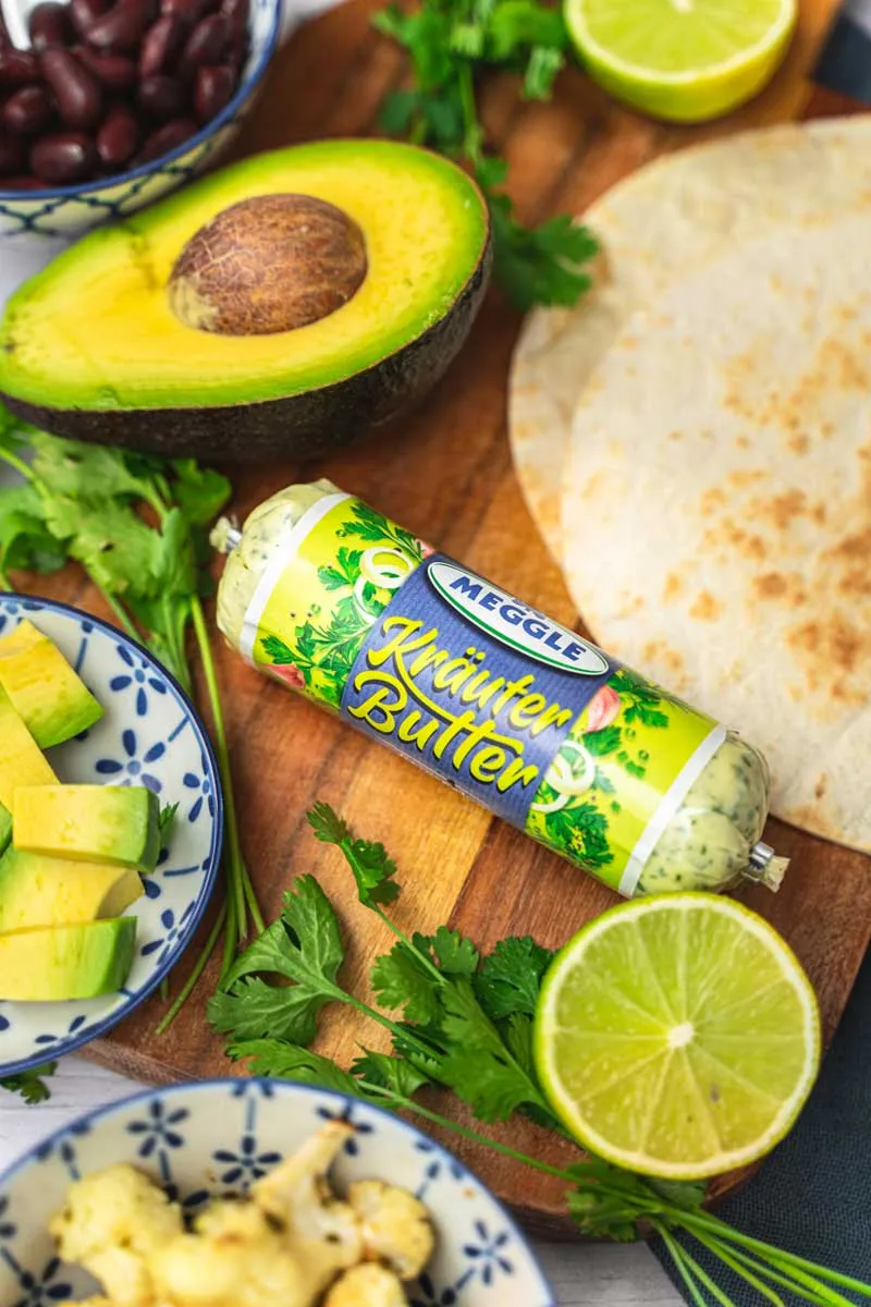 Ansprechende Darstellung der gefüllten vegetarischen Tacos