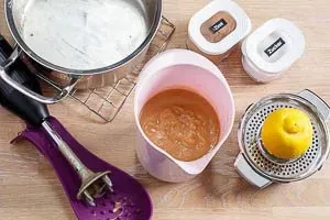 Apfelmus pürieren und abschmecken