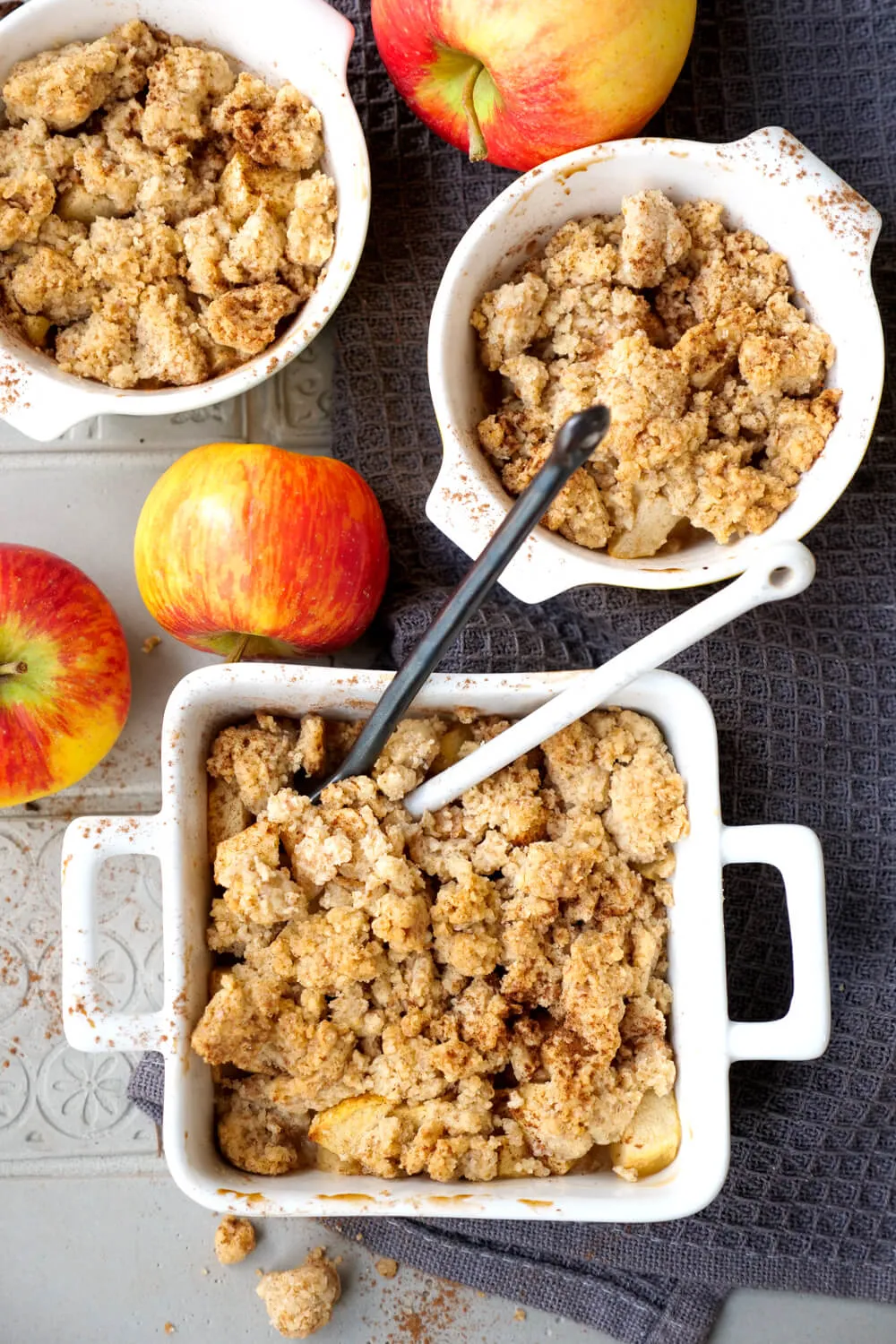 Apple-Crumble-Rezept mit Haferflocken und Zimt