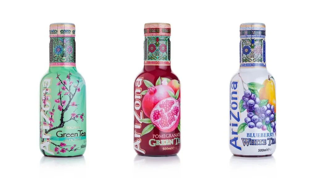 AriZona Eistee in der wiederverschließbaren PET-Flasche, eine beliebte Verpackungsart in Deutschland.