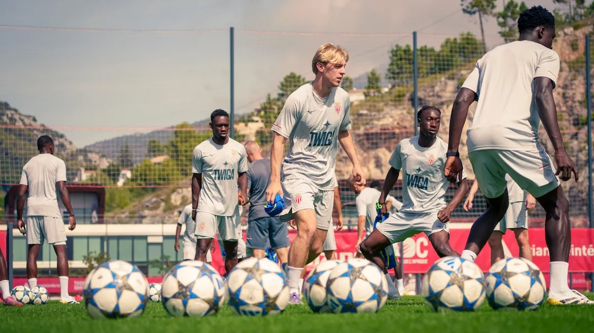 AS Monaco im Gruppentraining, Adi Hütter bereitet das Team auf die kommenden Herausforderungen vor