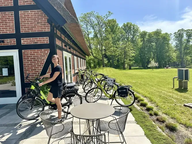 Ausleihbare Fahrräder und E-Bikes für Erkundungstouren