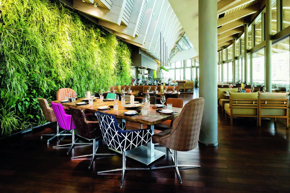 Außergewöhnliche architektonische Gestaltung des Restaurants Coast by East