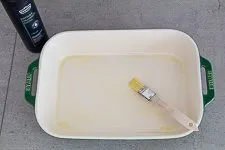 Backofen vorheizen und Auflaufform vorbereiten für Zitronen-Lachs