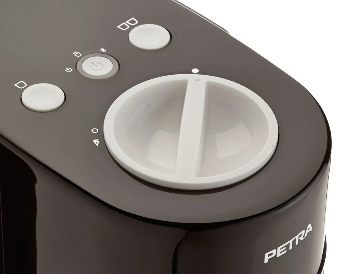 Bedienfeld der Petra Electric KM 34.07 Kaffeepadmaschine mit Kontrollleuchten für Wasserstand und Entkalkung