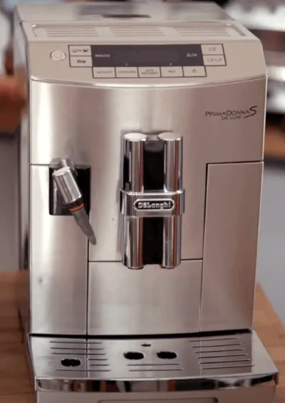 Benutzerfreundlicher Kaffeevollautomat für schnellen Kaffeegenuss