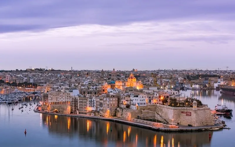 Blick über Valletta, Malta bei Sonnenuntergang
