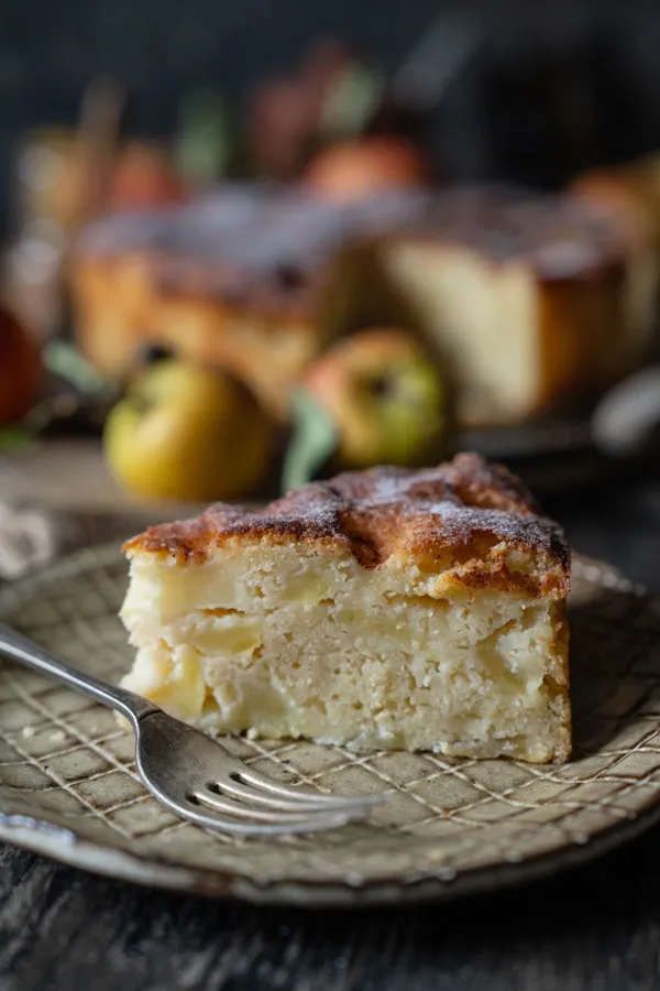 Blitzschneller Apfelkuchen in der Springform, fertig zum Servieren