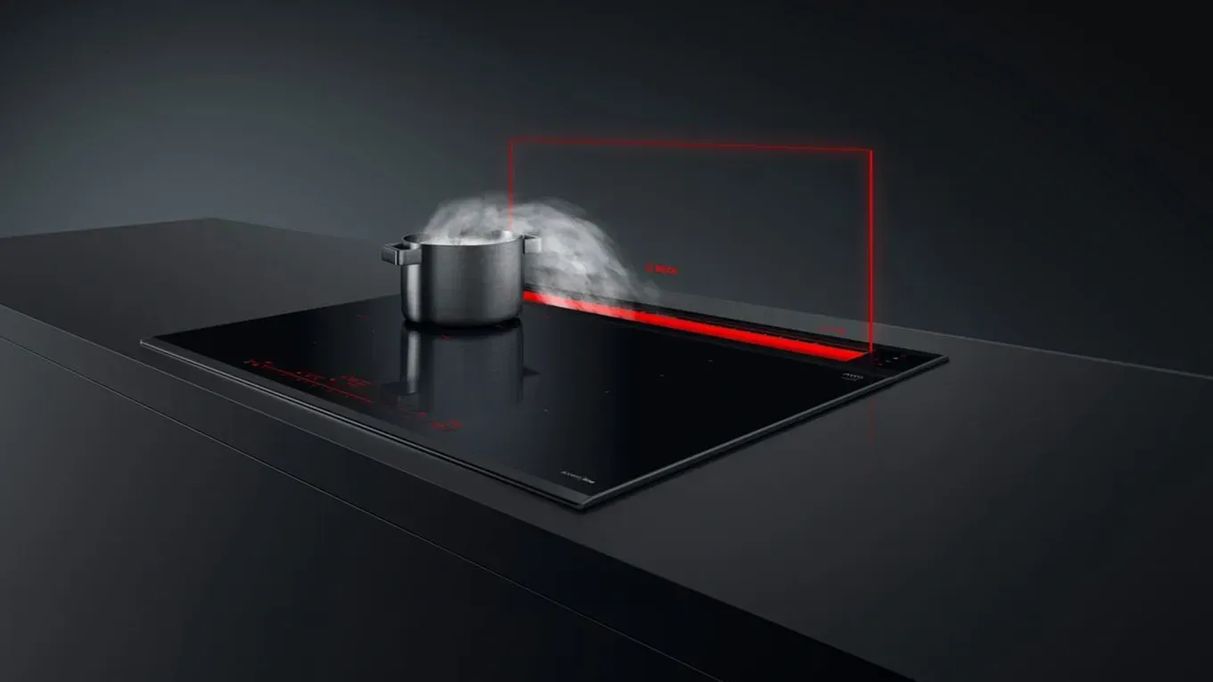Bosch Glastischlüfter in einer dunklen Küche