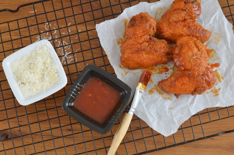 Buffalo Chicken Wings mit Dip