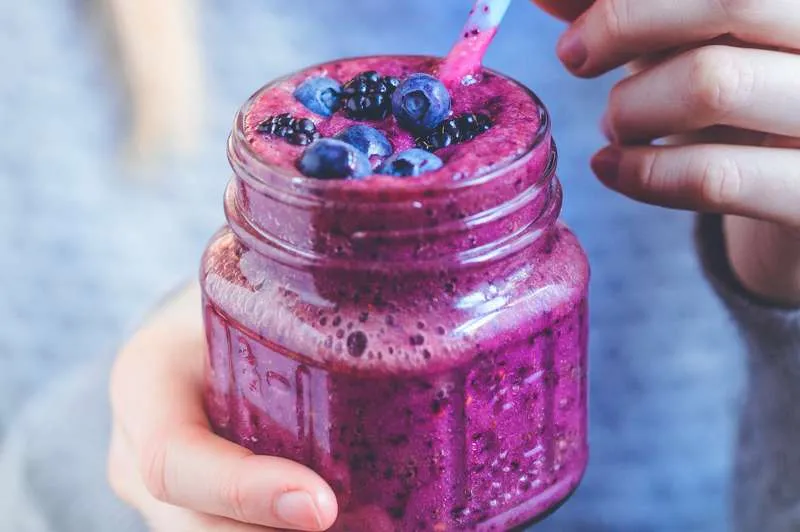 Bunte Beerenmischung für ein gesundes Frühstück