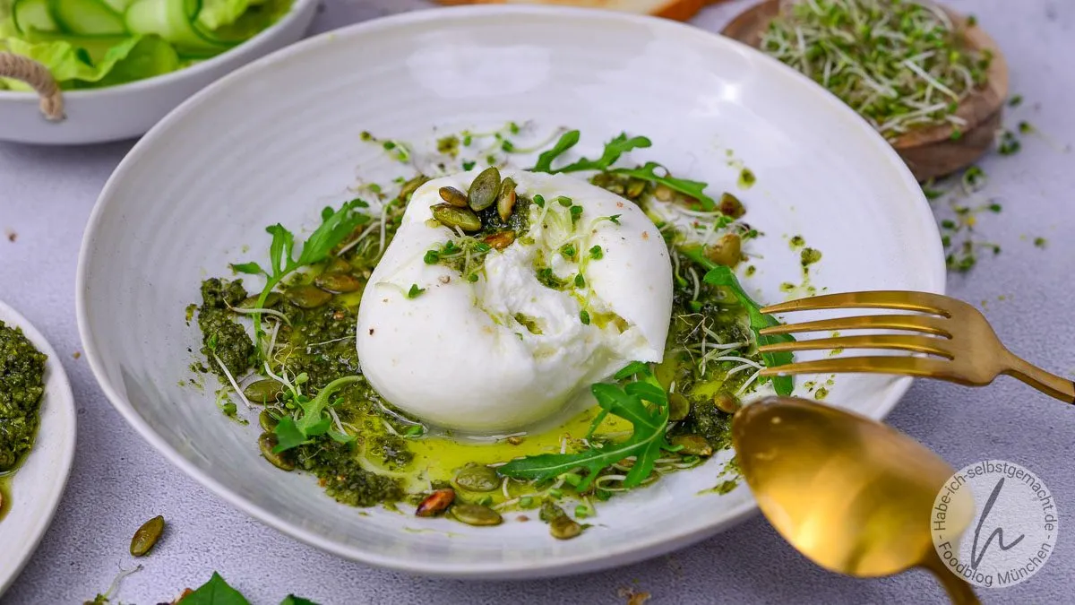 Burrata mit Pesto