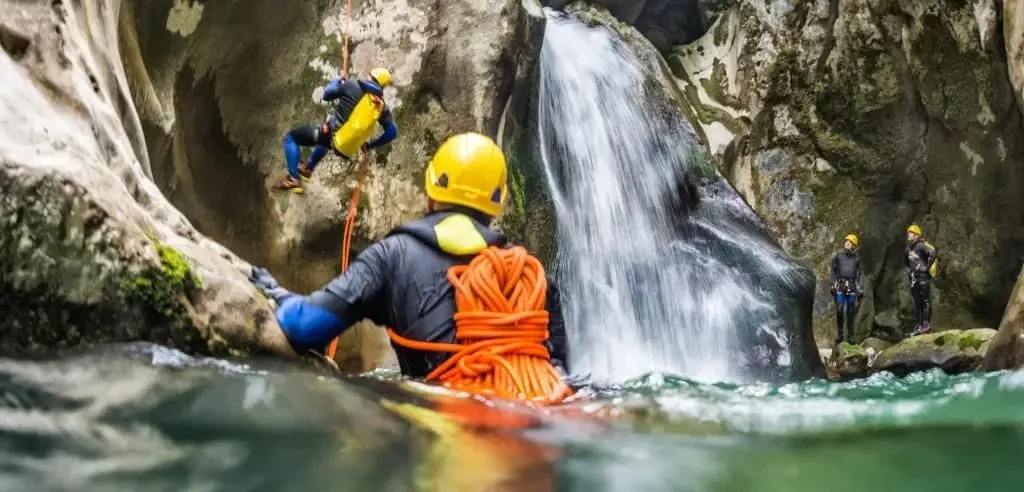 Canyoning Wassersport Action Adrenalin Männerwochenende Ideen Männertrip Männertour mit den Kumpels