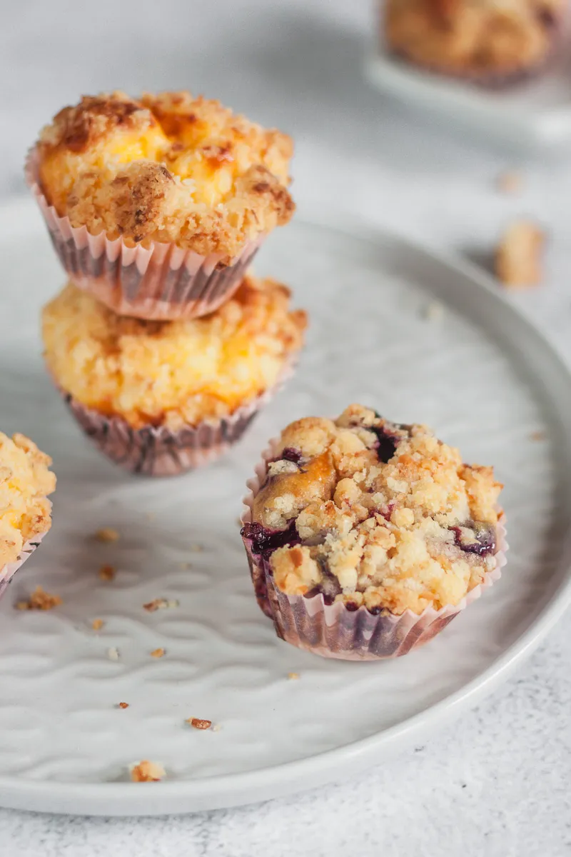 Cheesecake Streusel Cupcakes