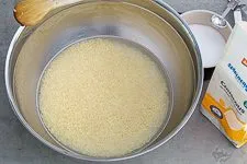 Couscous für den Salat zubereiten