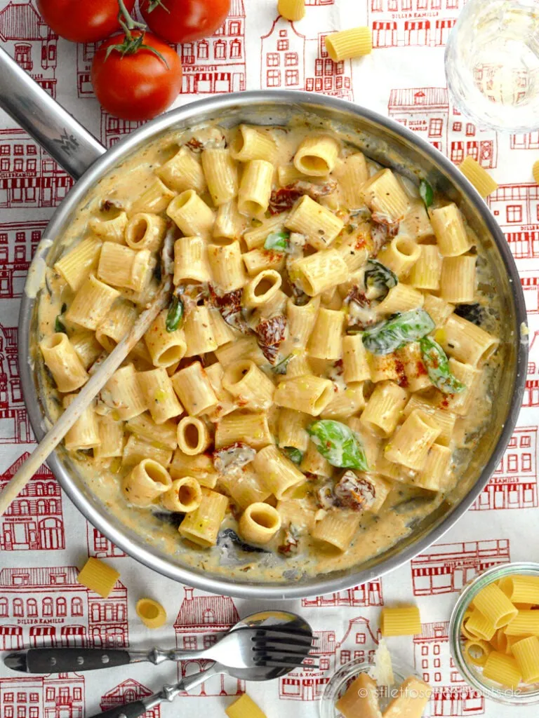 Cremige vegetarische Marry Me Pasta Rezept