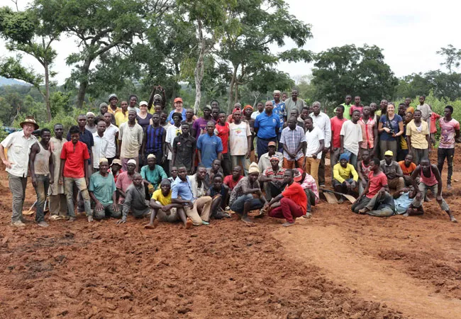 Das gesamte Grabungsteam im August 2016, mit beteiligten Wissenschaftlern der Goethe-Universität.