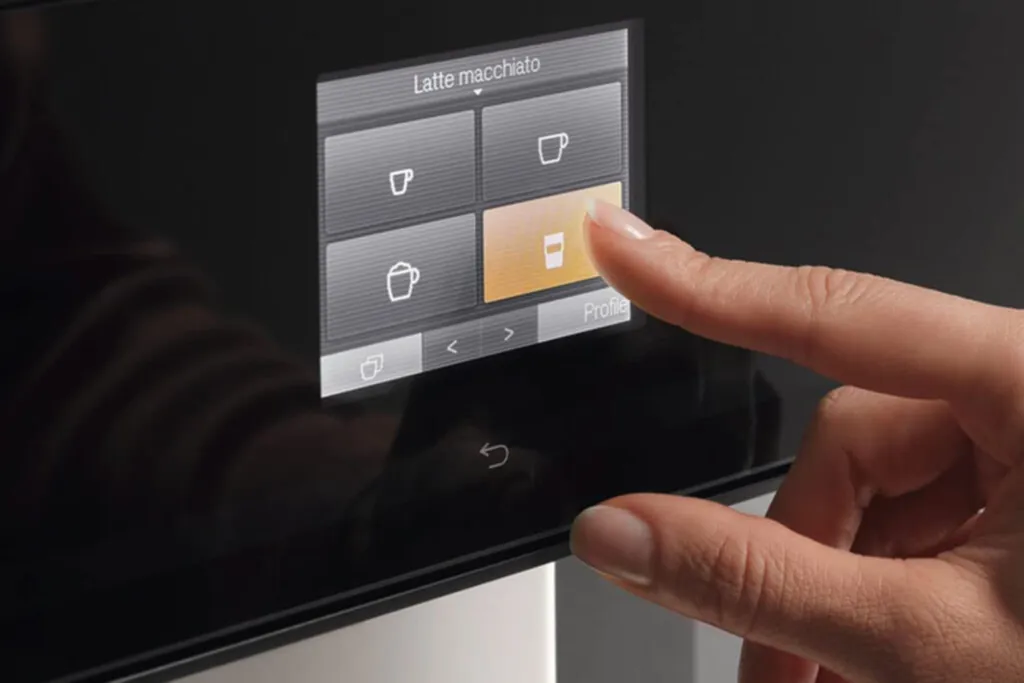 Das LCD-Touchscreen der Miele CM 7750