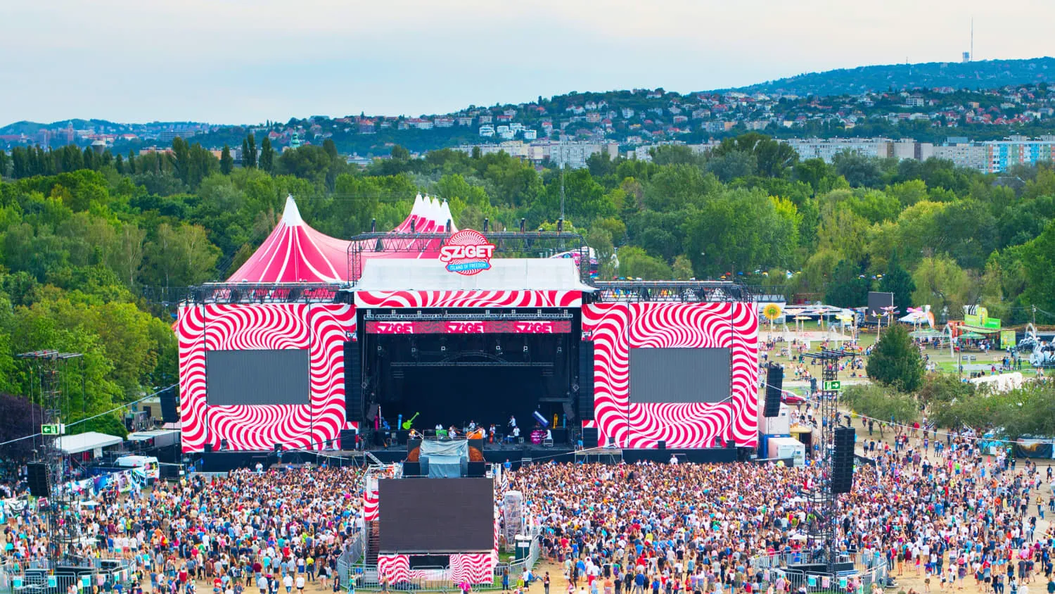Das lebhafte Sziget Festival in Budapest, Ungarn, ein Highlight für Musikliebhaber aus aller Welt