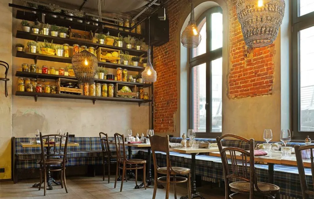 Das Neni bietet israelisches Comfort Food in der Hamburger HafenCity