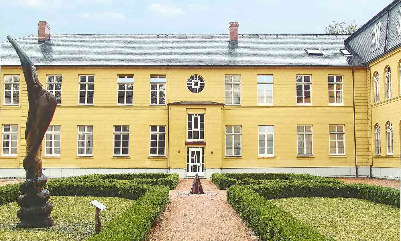 Das Standesamt Ratzeburg im Kreis Herzogtum Lauenburg ist ein beliebter Trauort für Brautpaare aus Hamburg und dem Umland.