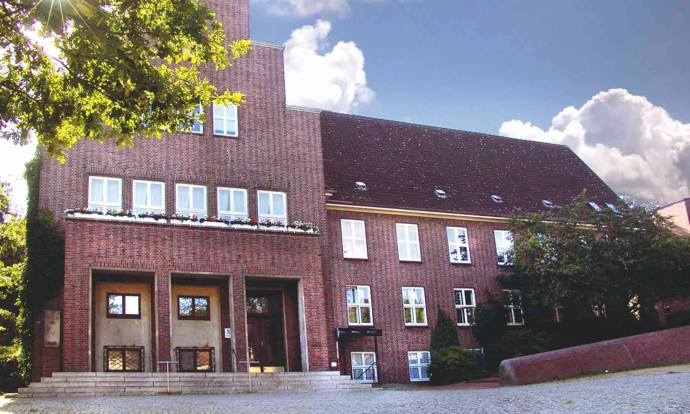 Das Standesamt Wedel im Kreis Pinneberg ist ein beliebter Trauort für Brautpaare aus Hamburg und dem Umland.