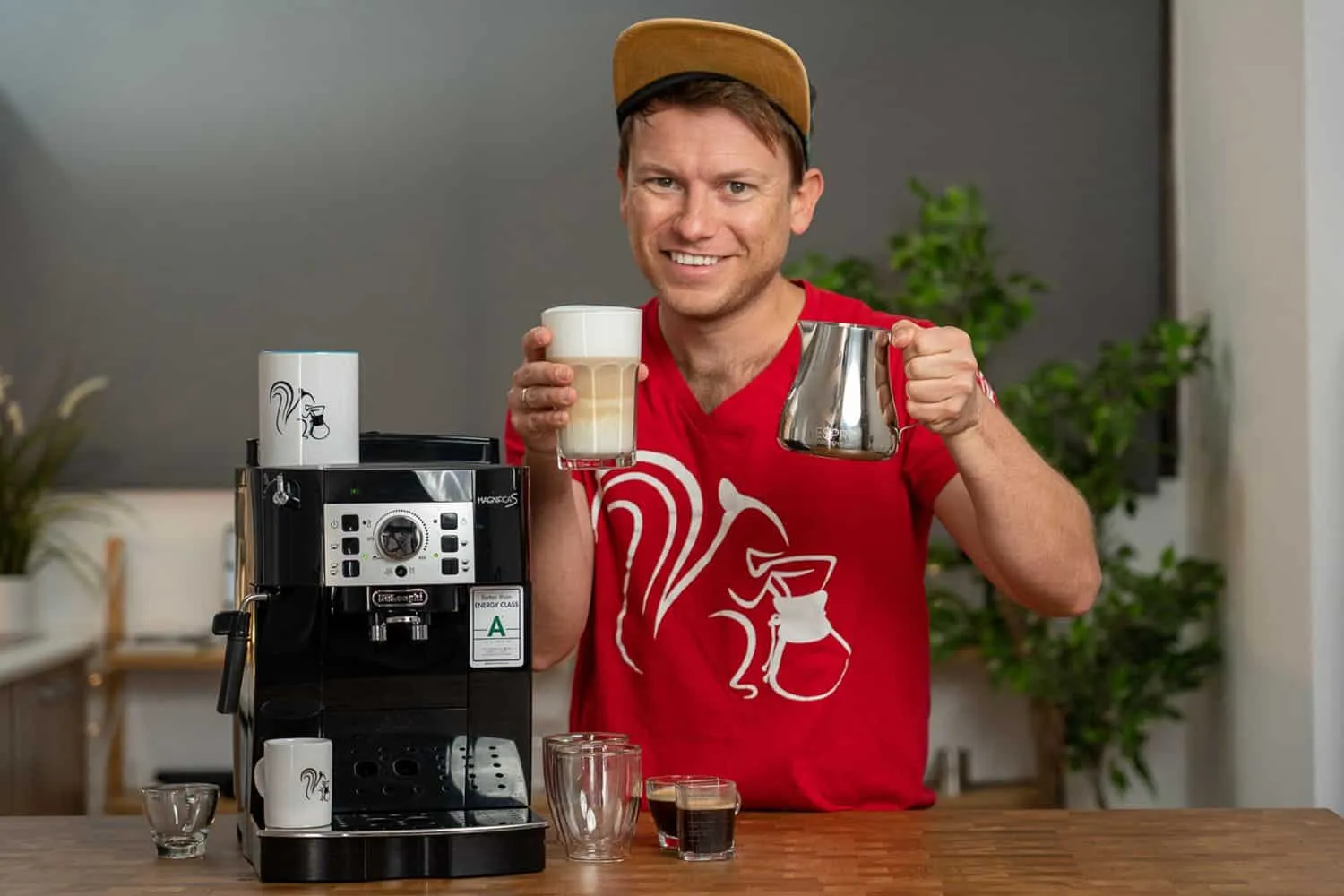 Delonghi ECAM 22.110.B Latte fertig Arne lachend