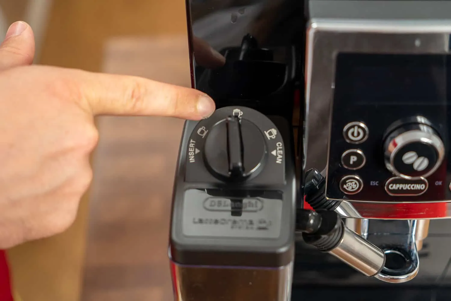 DeLonghi ECAM 23.466.B Kaffeevollautomat Milchschaum Einstellung