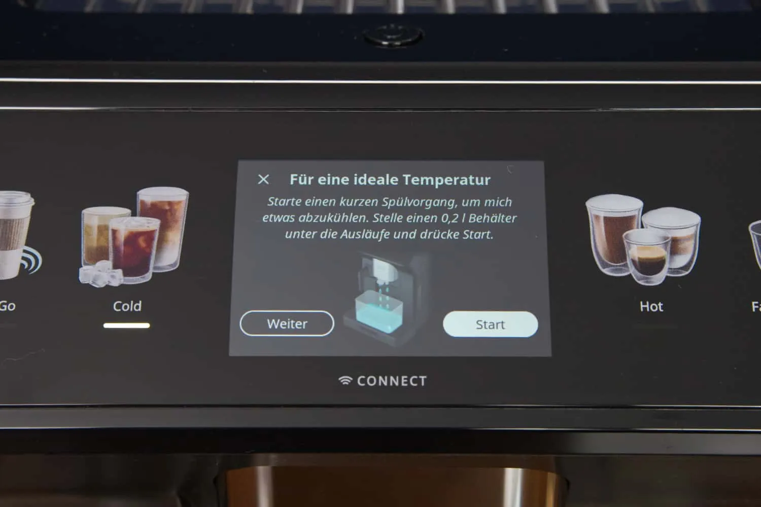 DeLonghi Eletta Explore Display beim Spülvorgang nach Cold Brew Extraktion