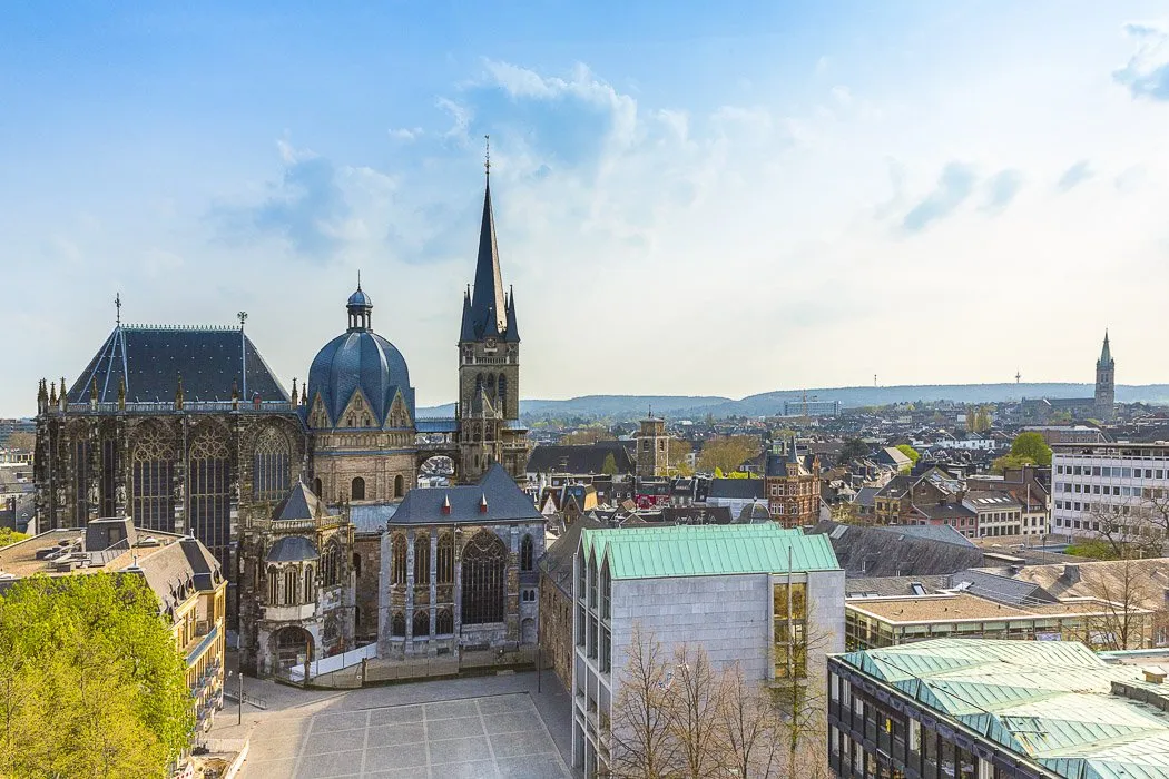 Der Aachener Dom aus einer erhöhten Perspektive