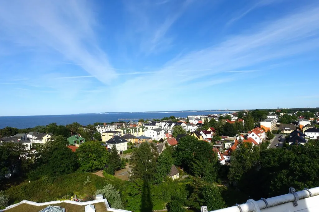 Der Blick vom Aussichtsturm auf die Ostseeinsel Usedom, nahe der Ostsee Therme Usedom