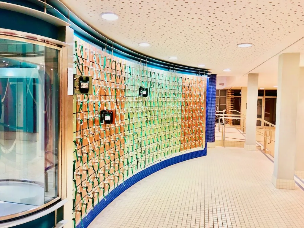 Der einladende Eingangsbereich der Jod Sole Therme Bad Bevensen