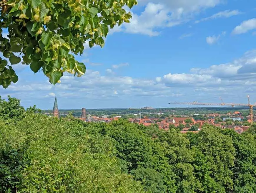Der Kalkberg in Lüneburg, bietet einen herrlichen Ausblick über die Stadt