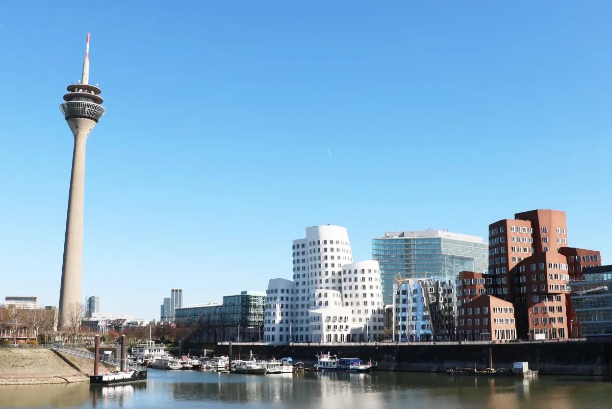 Der Medienhafen in Düsseldorf mit markanter Architektur