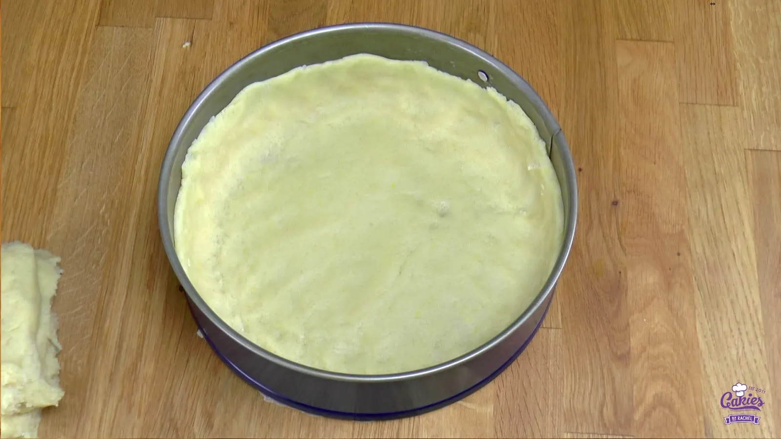 Der Teig wird in die Springform gelegt