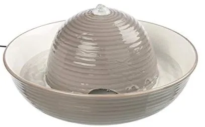 Der Trixie Vital Flow Trinkbrunnen aus Keramik