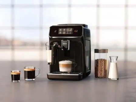 Detailansicht des Philips LatteGo Kaffeevollautomaten mit SensorTouch-Display.
