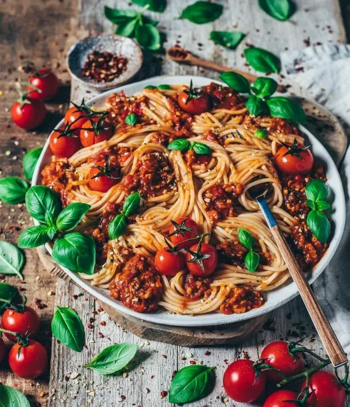 Die beste vegetarische Bolognese mit Spaghetti, perfekt für ein schnelles Gericht
