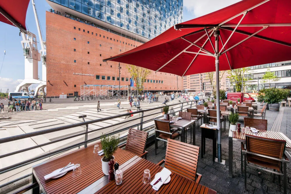 Die Carls Brasserie, ein Restaurant mit französischer Küche direkt neben der Elbphilharmonie
