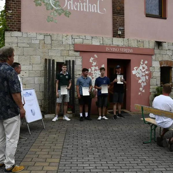 Die Gewinner der Jahnmehrkämpfe haben die Unterstützung ihrer Familien und Freunde