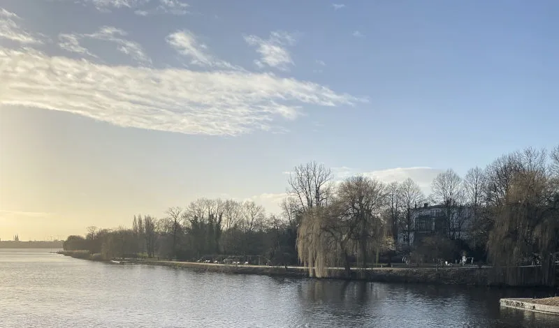 Die Hamburger Alster, Namensgeber des Alsterwassers