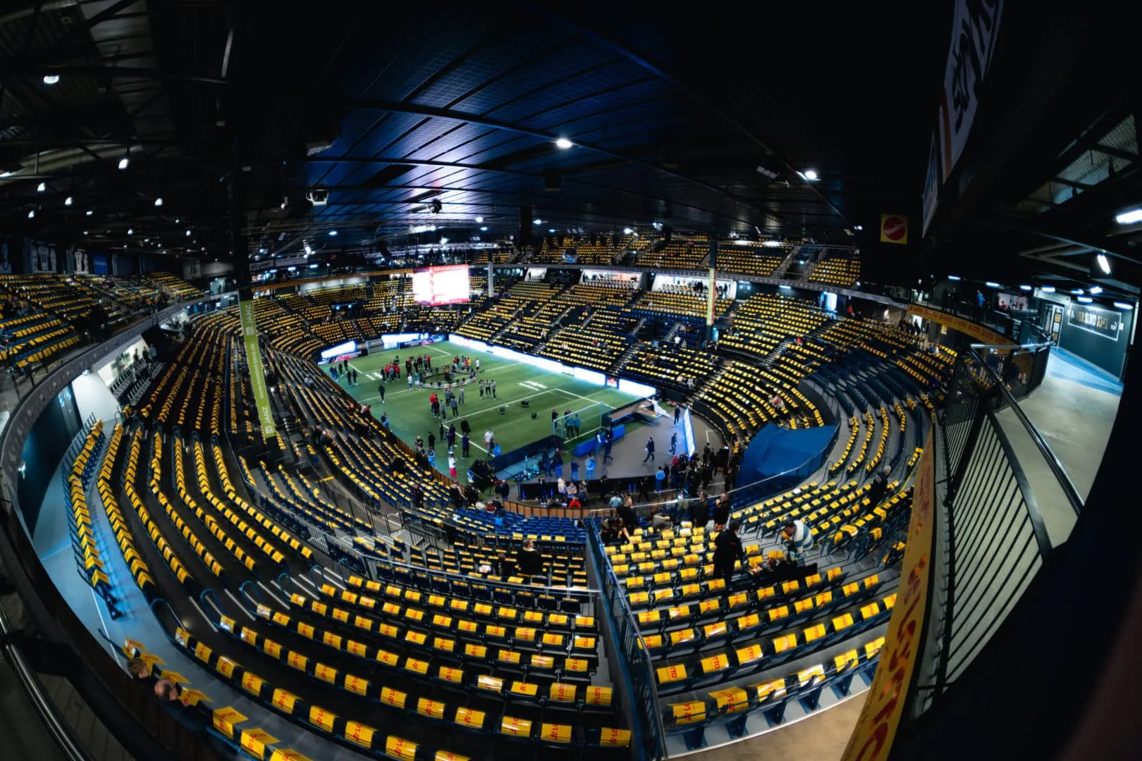 Die leere Wunderino Arena, bereit für das 25. LOTTO MASTERS und die erwarteten Fußballfans