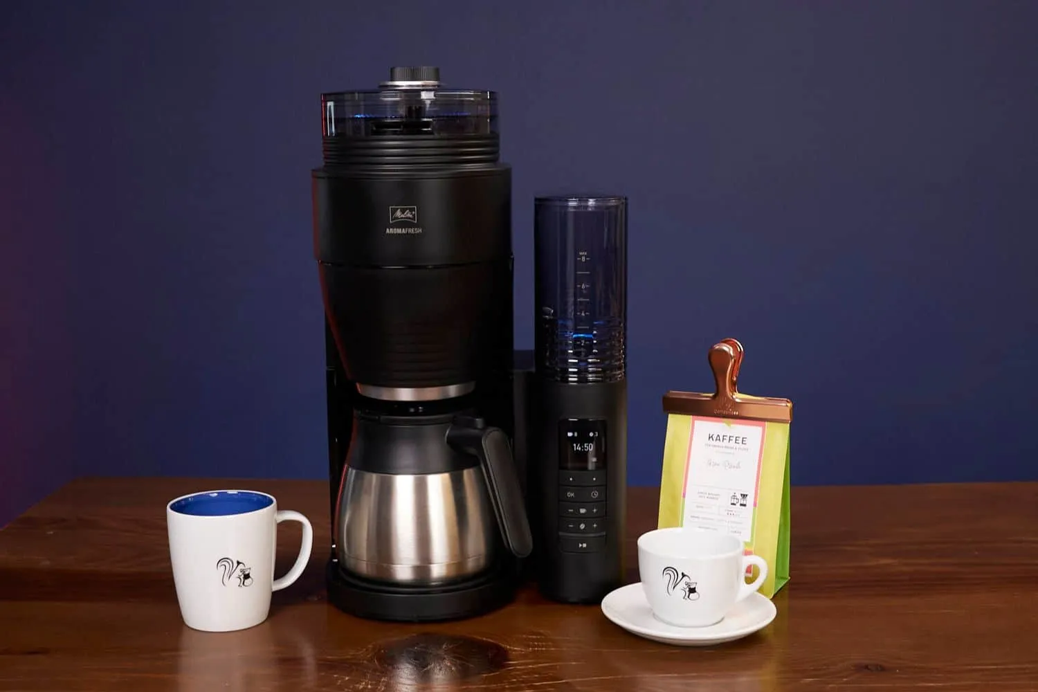 Die Melitta AromaFresh Therm Pro X mit Filterkaffee in der Thermoskanne