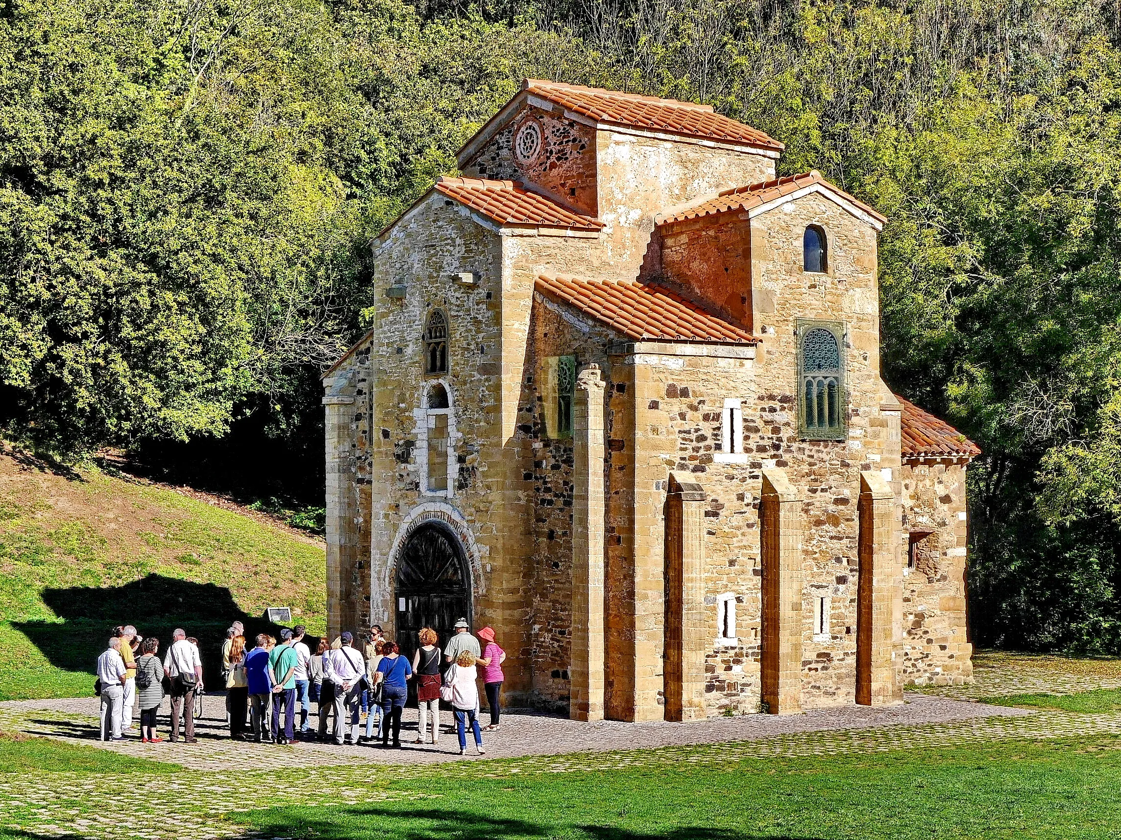 Die präromanische Kirche San Miguel de Lillo in Oviedo