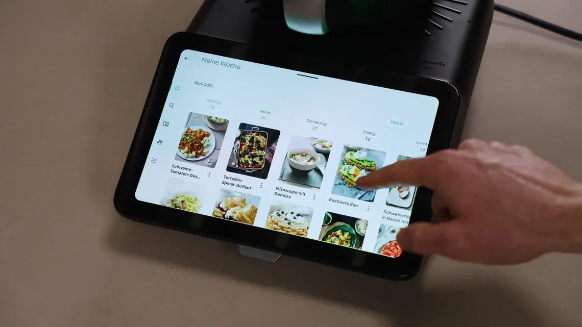 Die Rezeptauswahl, der Kalender mit Wochenplaner und die Merkliste zeigen, dass Vorwerk an viele wichtige Details gedacht hat, auch wenn das Abo einen faden Beigeschmack hinterlässt.